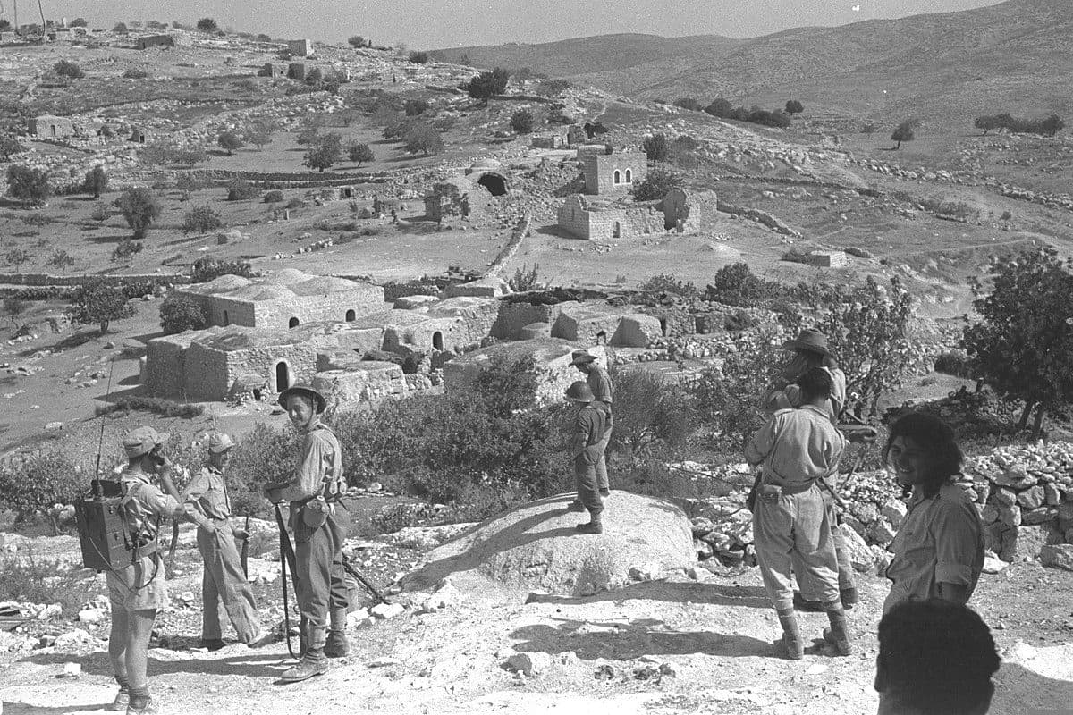1942